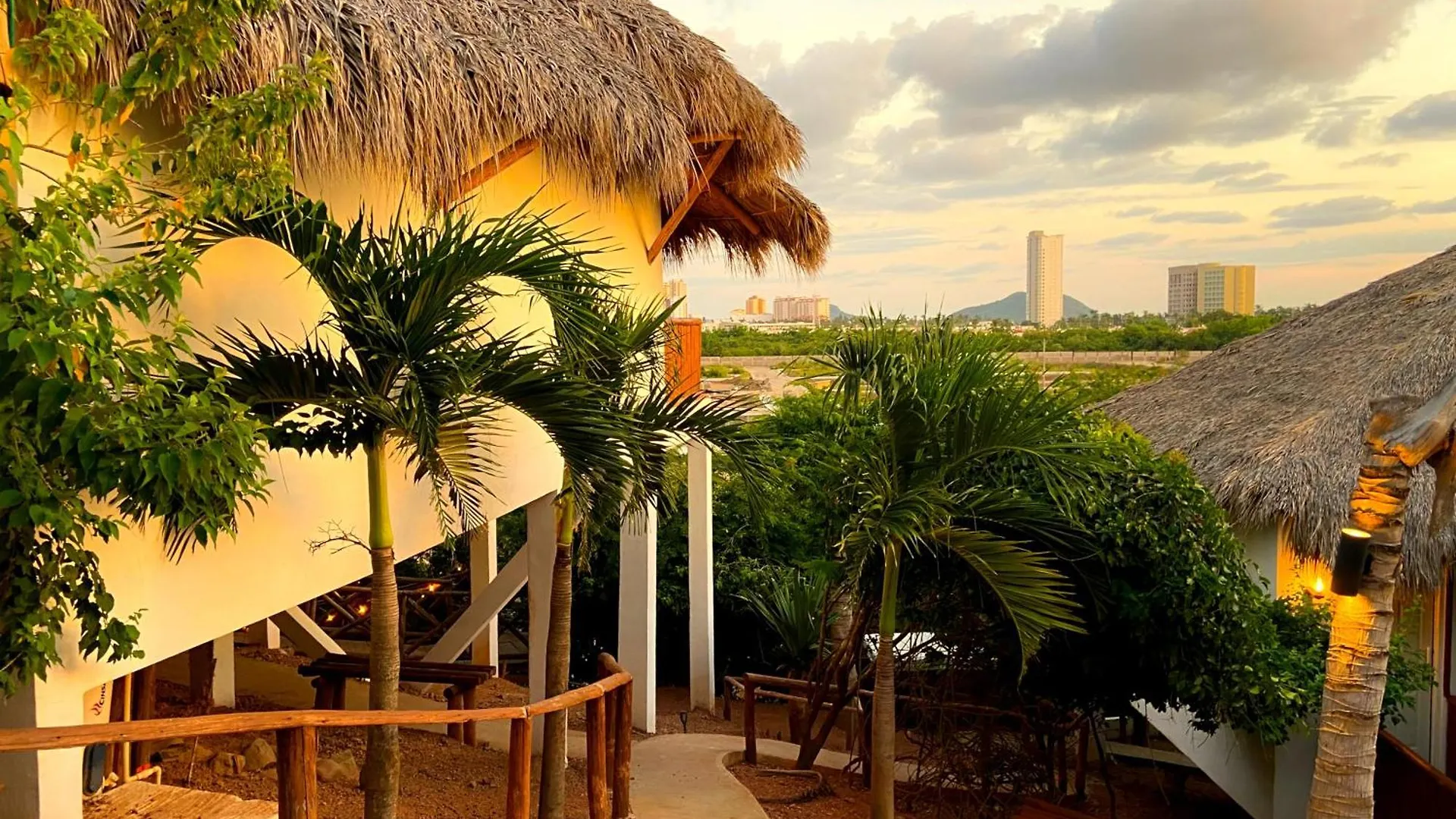 Palm Valley Cabins Mazatlán