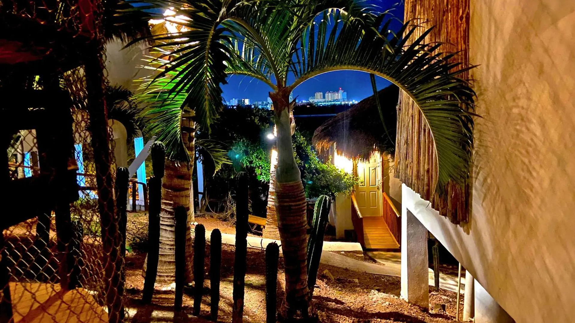 Campsite Palm Valley Cabins Mazatlan